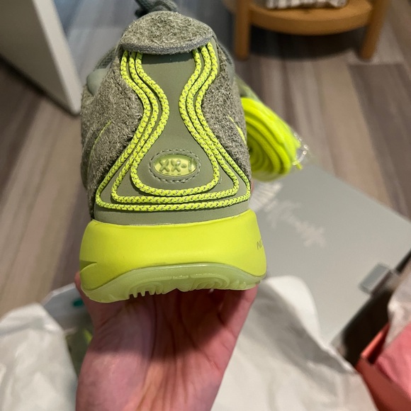 Lebron 21 Volt Green main image 4